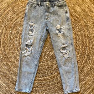 Hollister Women’s 13R Ripped Curvy High-Rise mom jean vintage stretch